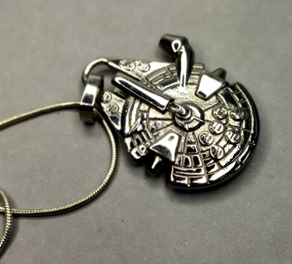 LUCAS FILM LIMITED OFFICIAL STAR WARS MERCH - STAINLESS MILLENNIUM FALCON